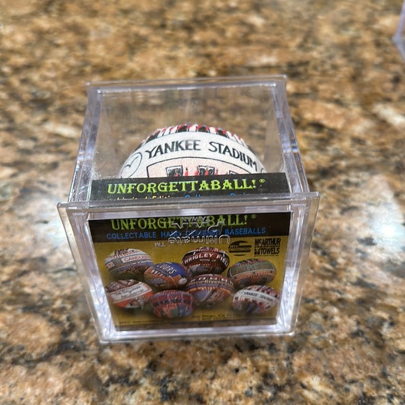 Unforgettaball! Yankee Stadium limited edition baseball, shelf decor - Picture 6 of 6